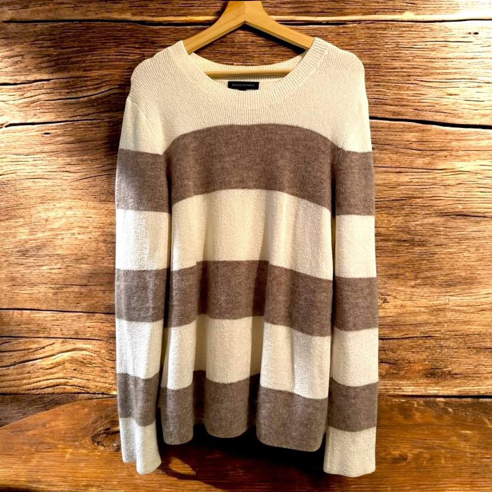 BANANA REPUBLIC Woman’s Ultra Soft Striped Sweater